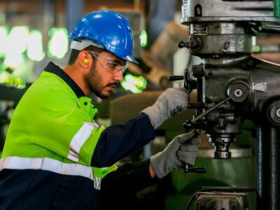 PRL para trabajos de mecánica, mantenimiento y reparación de máquinas, equipos industriales y/o equipos electromecánicos.